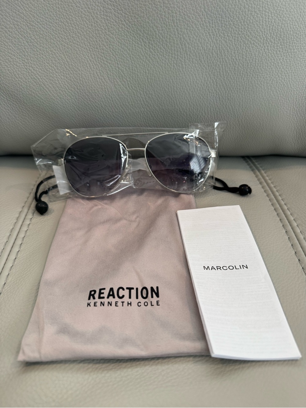 NWT Kenneth Cole Reaction Sunglasses (KC1318)